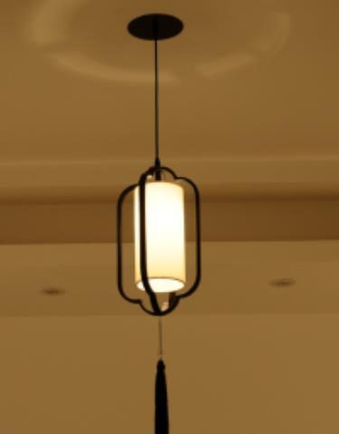 主要適用範圍:酒店大堂 光源類型:led燈 燈身材質:鐵 照射面積:10㎡ -15㎡ 是否跨境貨源:否 類型:吊燈 品牌:other/其他 電壓:111V~240V(含),其他 燈罩材質:布藝 3C證書編號:2016011001896882 光源個數:1個,其他 燈光顏色:B款單頭贈送led光源 風格:現代中式,其他 適用場所:餐廳/庭院/樓道/走廊/展廳/廚房/廚房 型號:9505